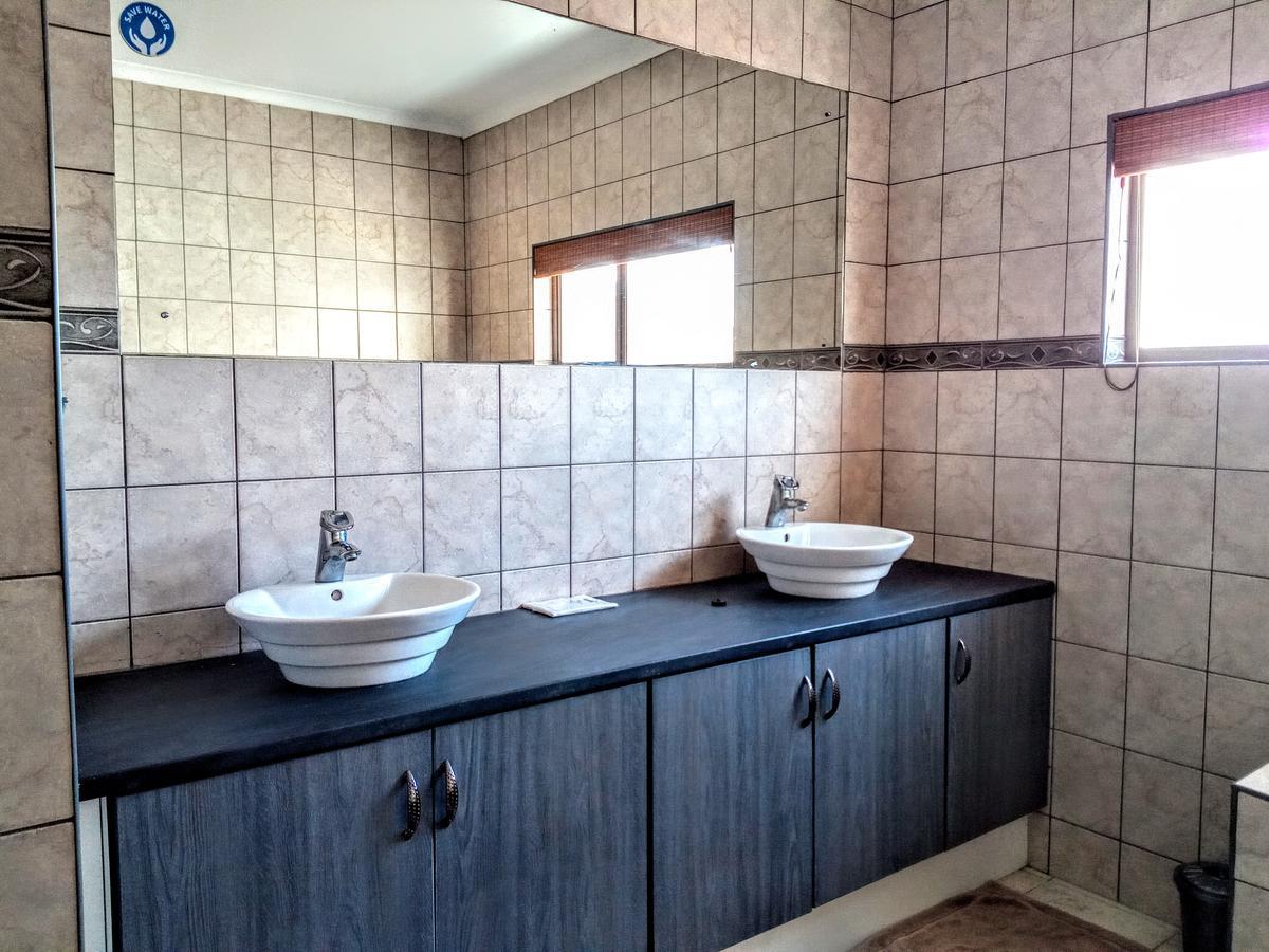 Sea View Bliss Guesthouse With Self Catering Свакопмунд Екстер'єр фото