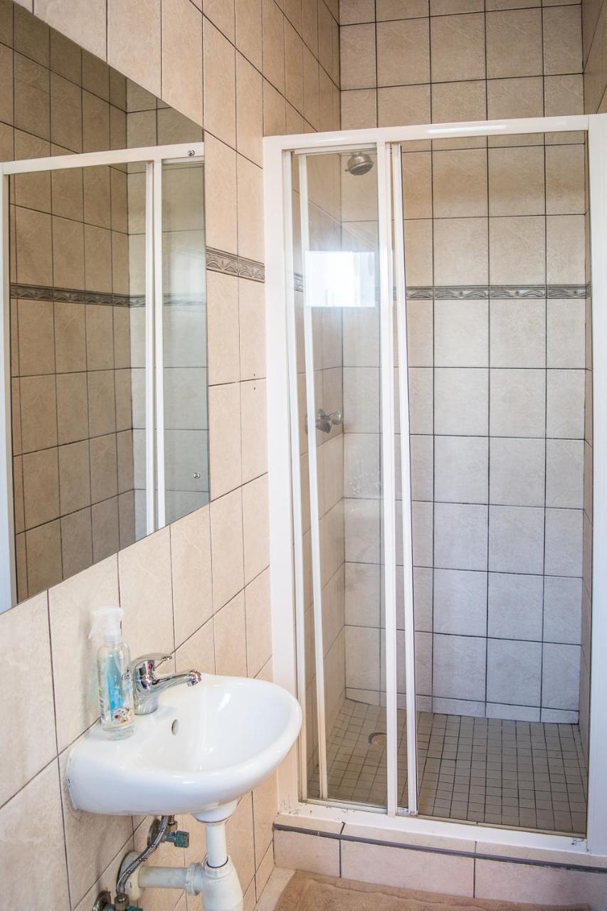 Sea View Bliss Guesthouse With Self Catering Свакопмунд Екстер'єр фото