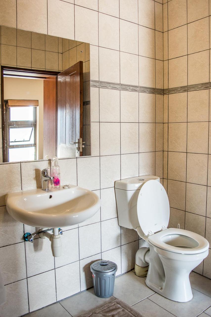 Sea View Bliss Guesthouse With Self Catering Свакопмунд Екстер'єр фото