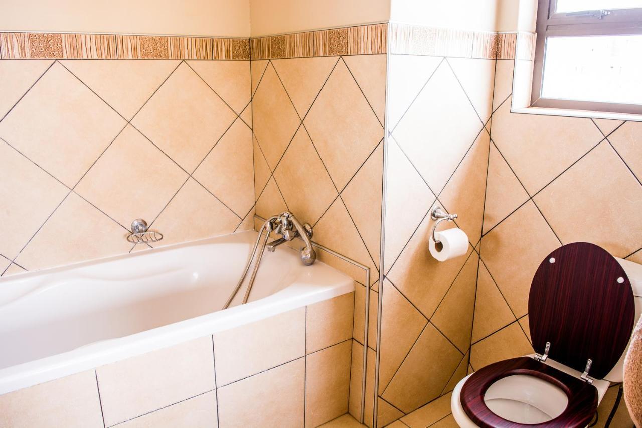 Sea View Bliss Guesthouse With Self Catering Свакопмунд Екстер'єр фото