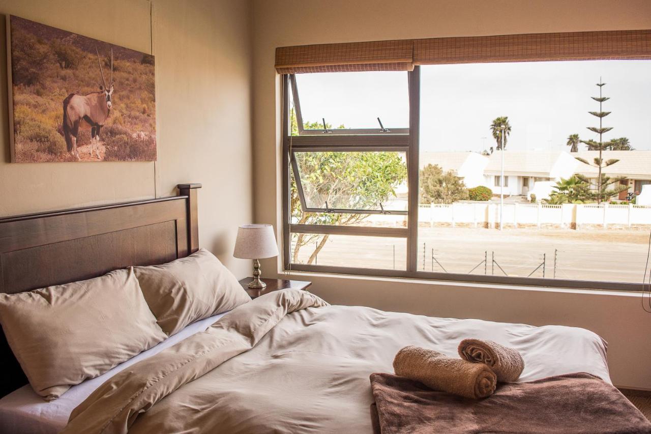Sea View Bliss Guesthouse With Self Catering Свакопмунд Екстер'єр фото